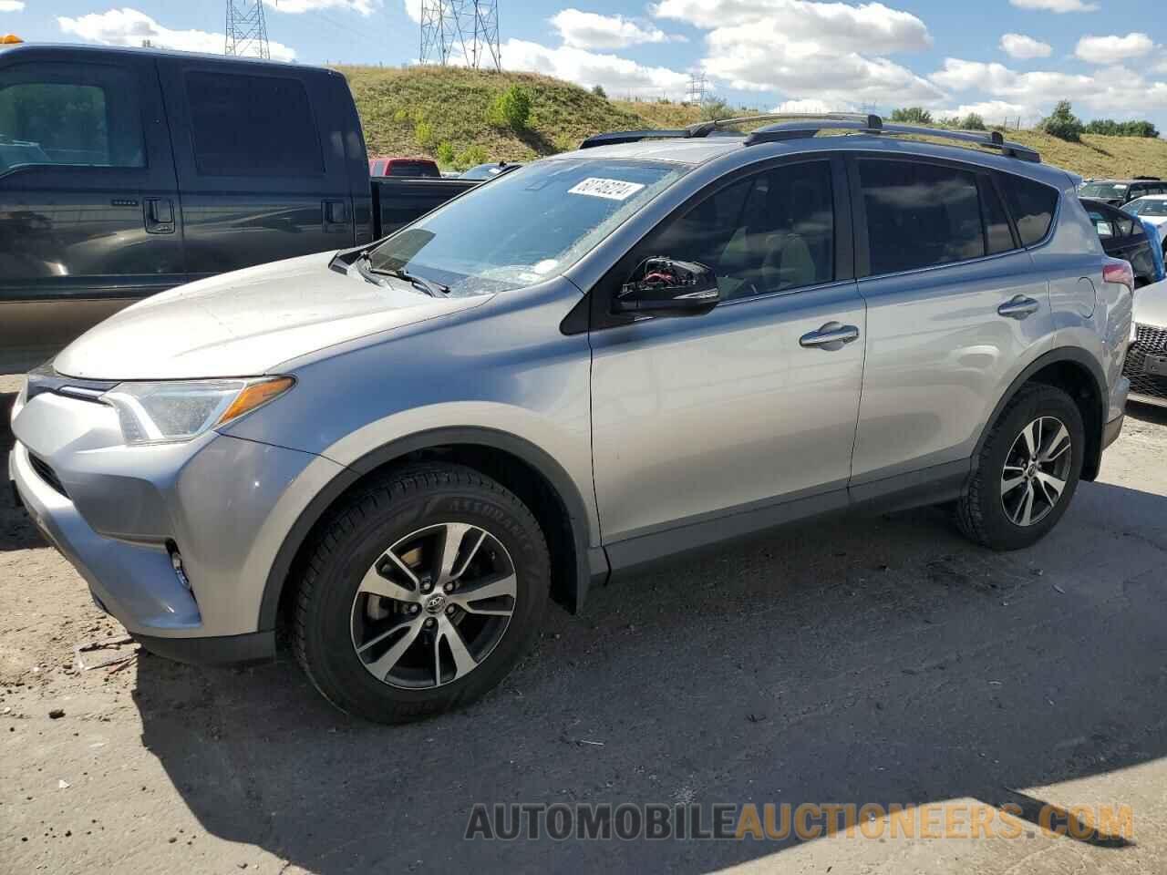 2T3RFREV0HW589444 TOYOTA RAV4 2017