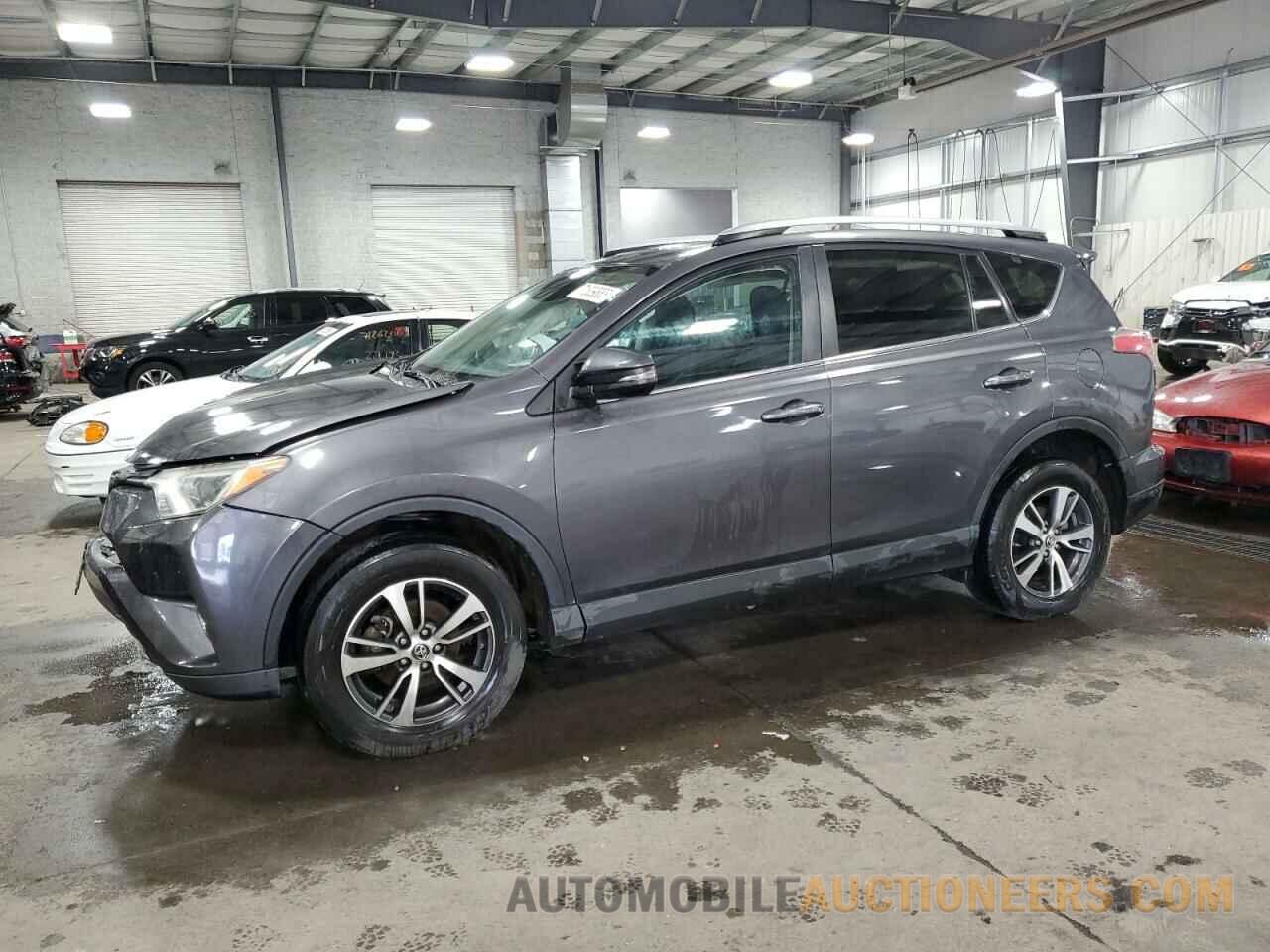 2T3RFREV0HW613628 TOYOTA RAV4 2017