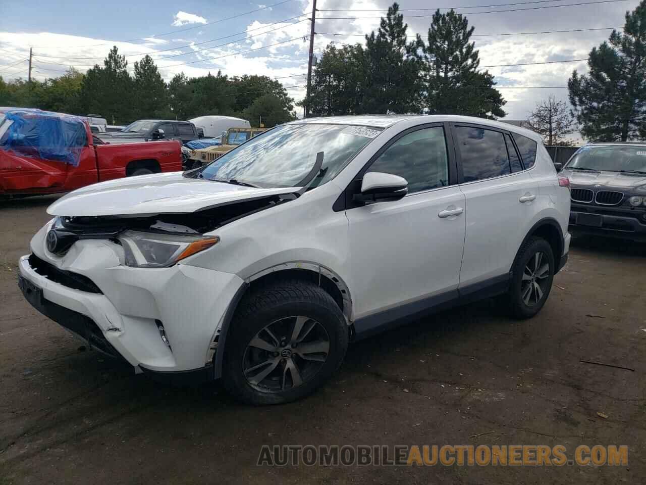 2T3RFREV0JW813074 TOYOTA RAV4 2018