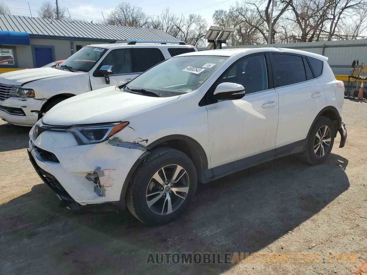 2T3RFREV0JW813477 TOYOTA RAV4 2018