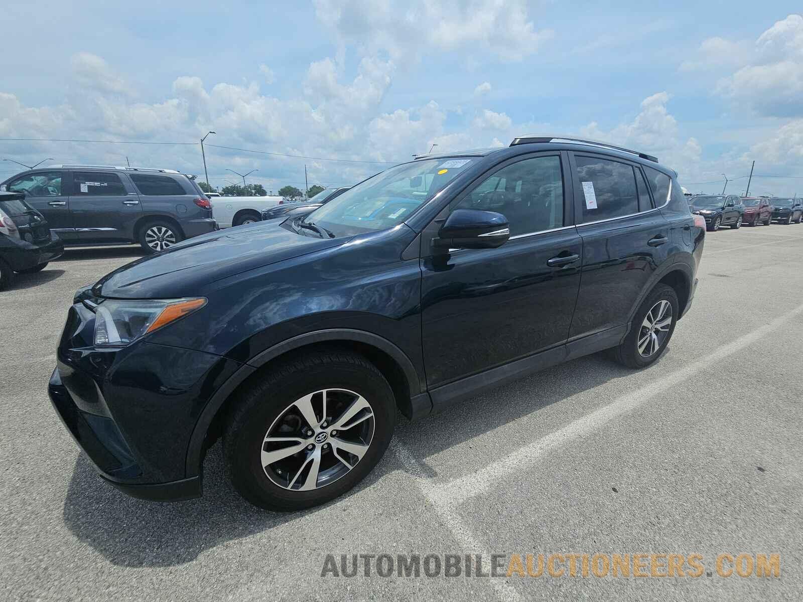 2T3RFREV0JW820221 Toyota RAV4 2018