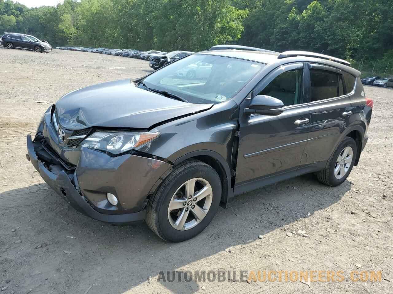 2T3RFREV1FW294656 TOYOTA RAV4 2015