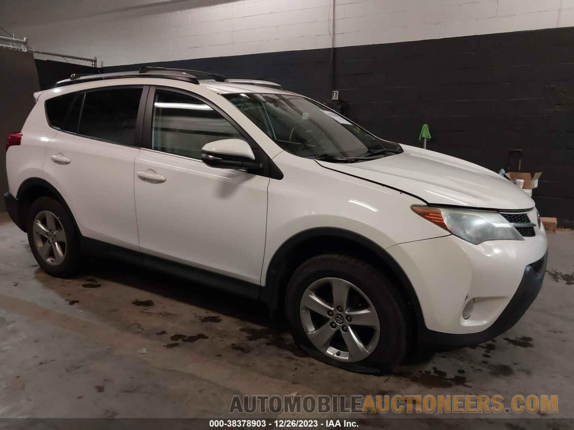 2T3RFREV1FW318437 TOYOTA RAV4 2015