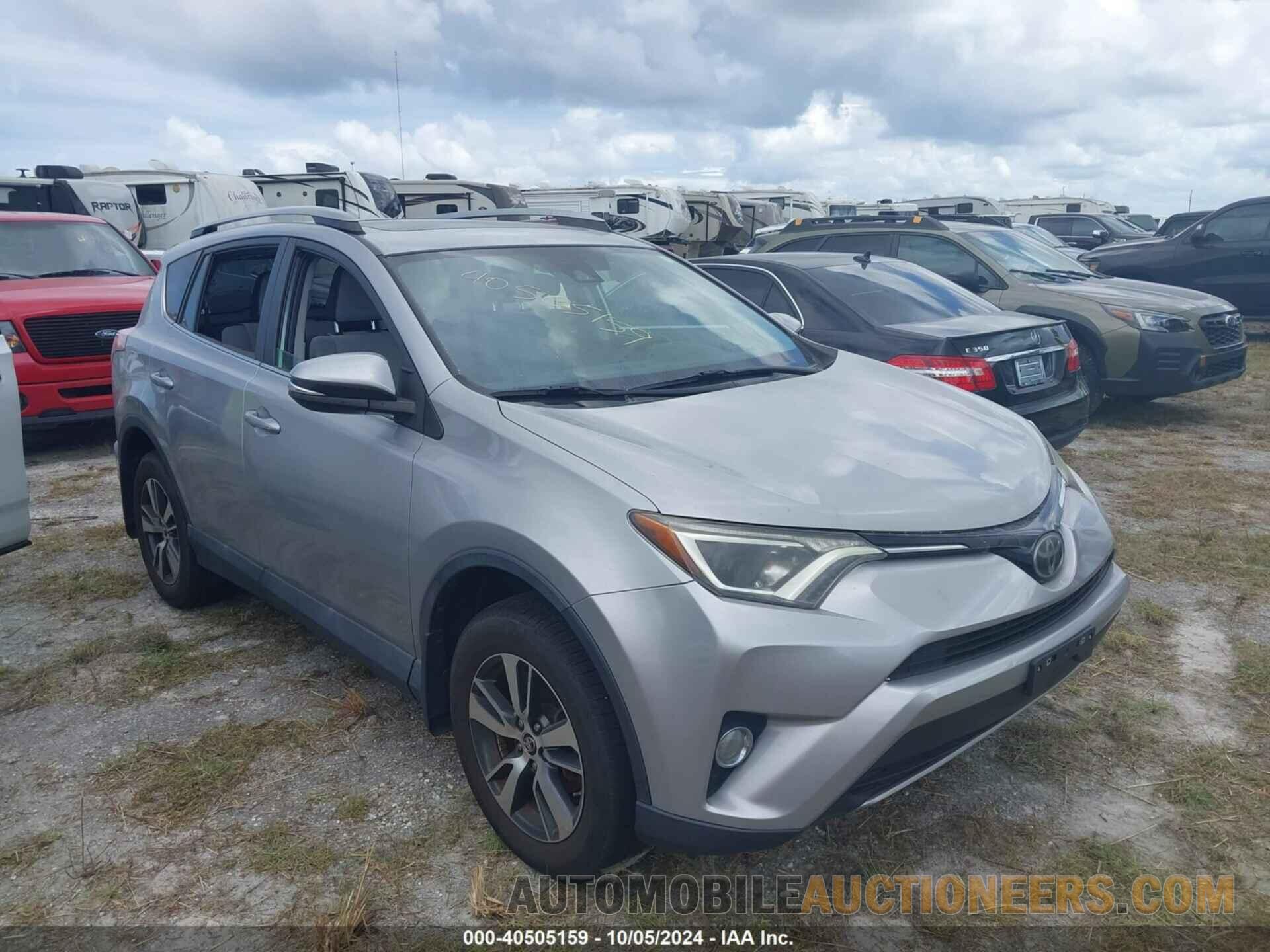 2T3RFREV1HW565895 TOYOTA RAV4 2017