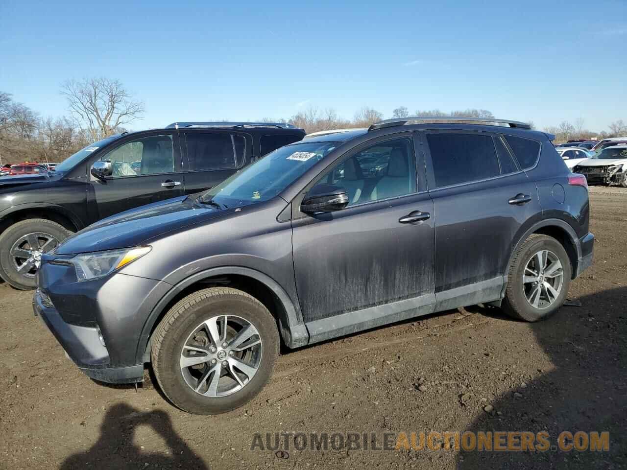 2T3RFREV1HW589288 TOYOTA RAV4 2017