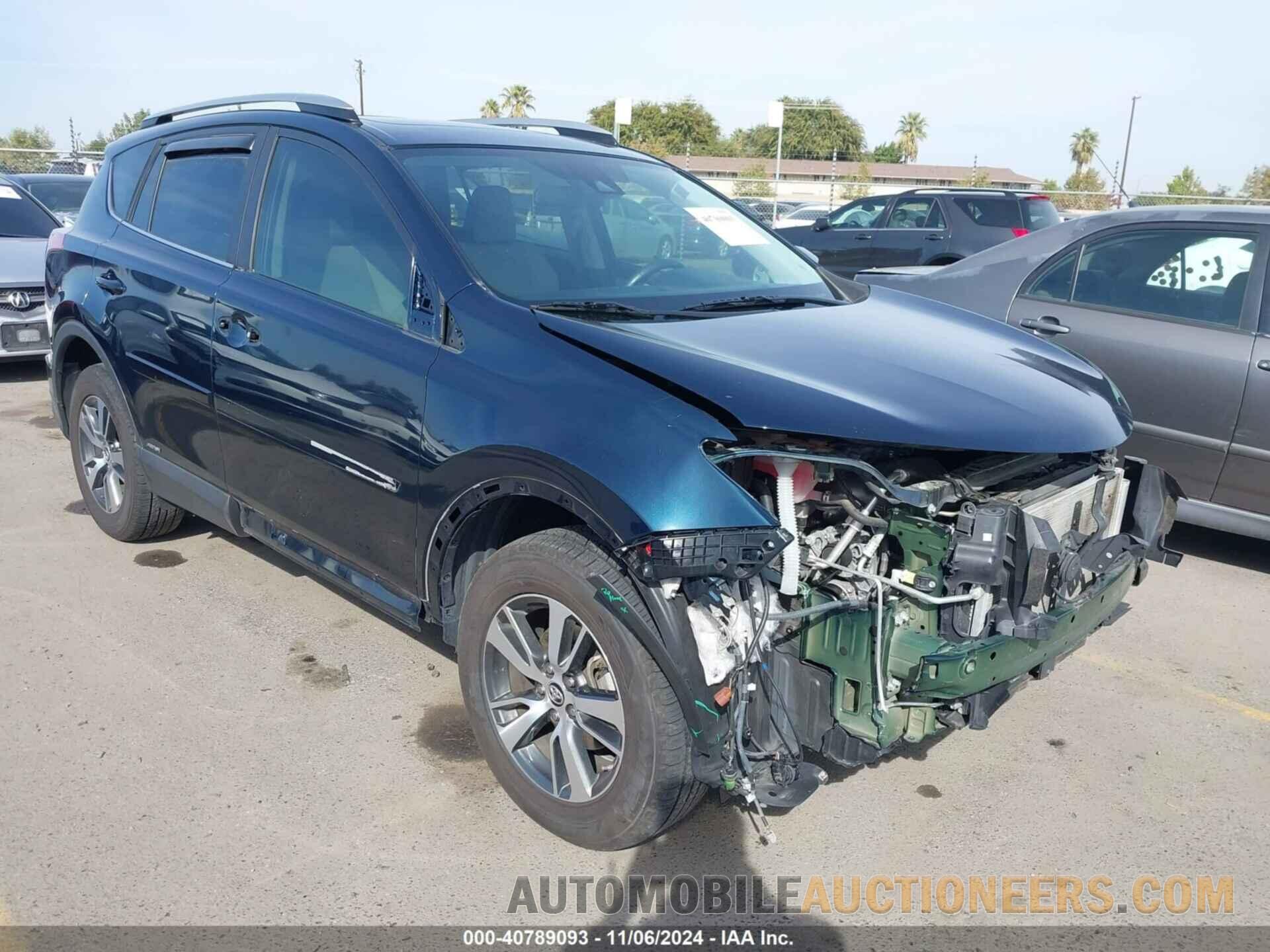 2T3RFREV1HW613637 TOYOTA RAV4 2017