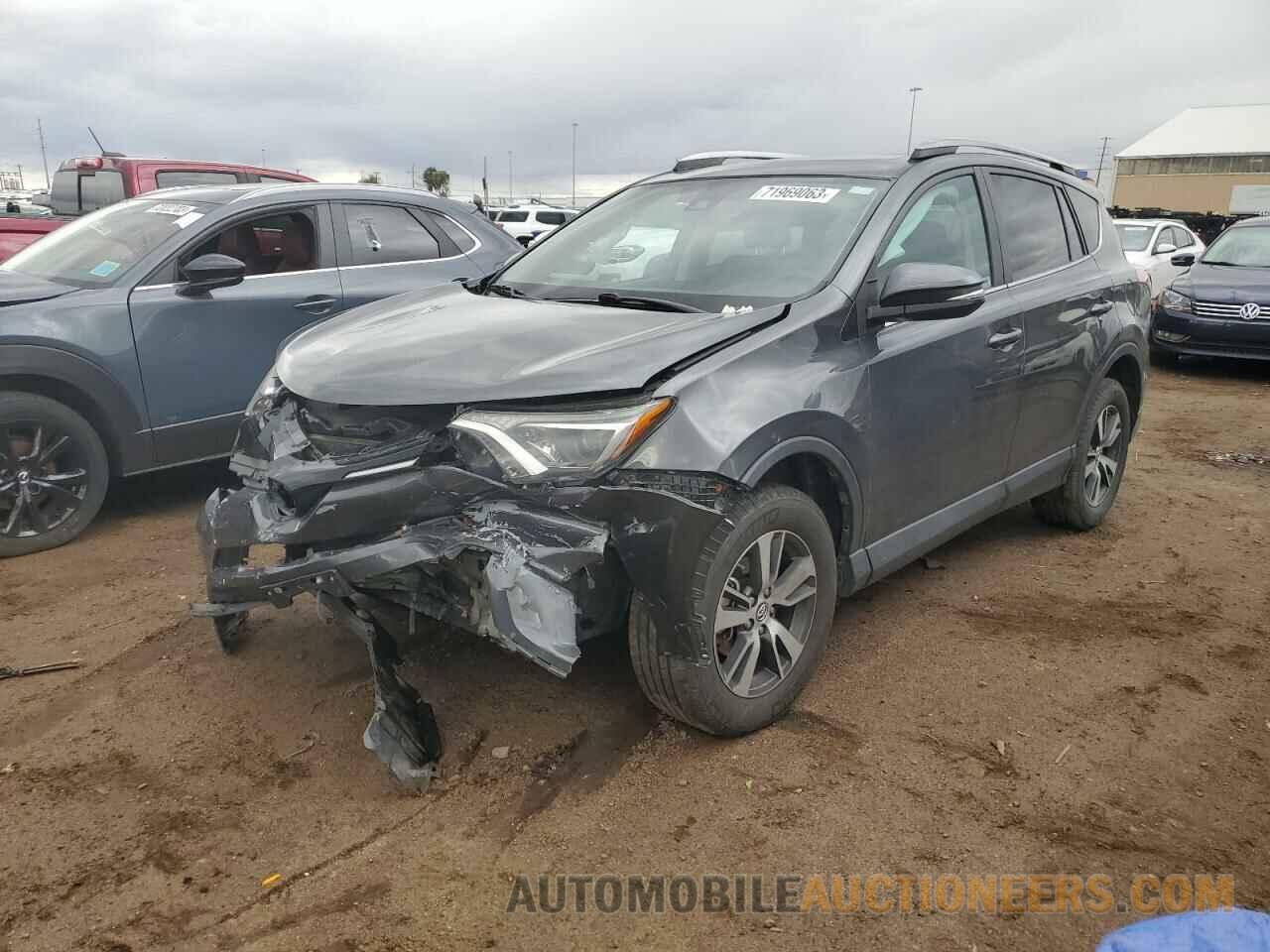 2T3RFREV1JW773913 TOYOTA RAV4 2018