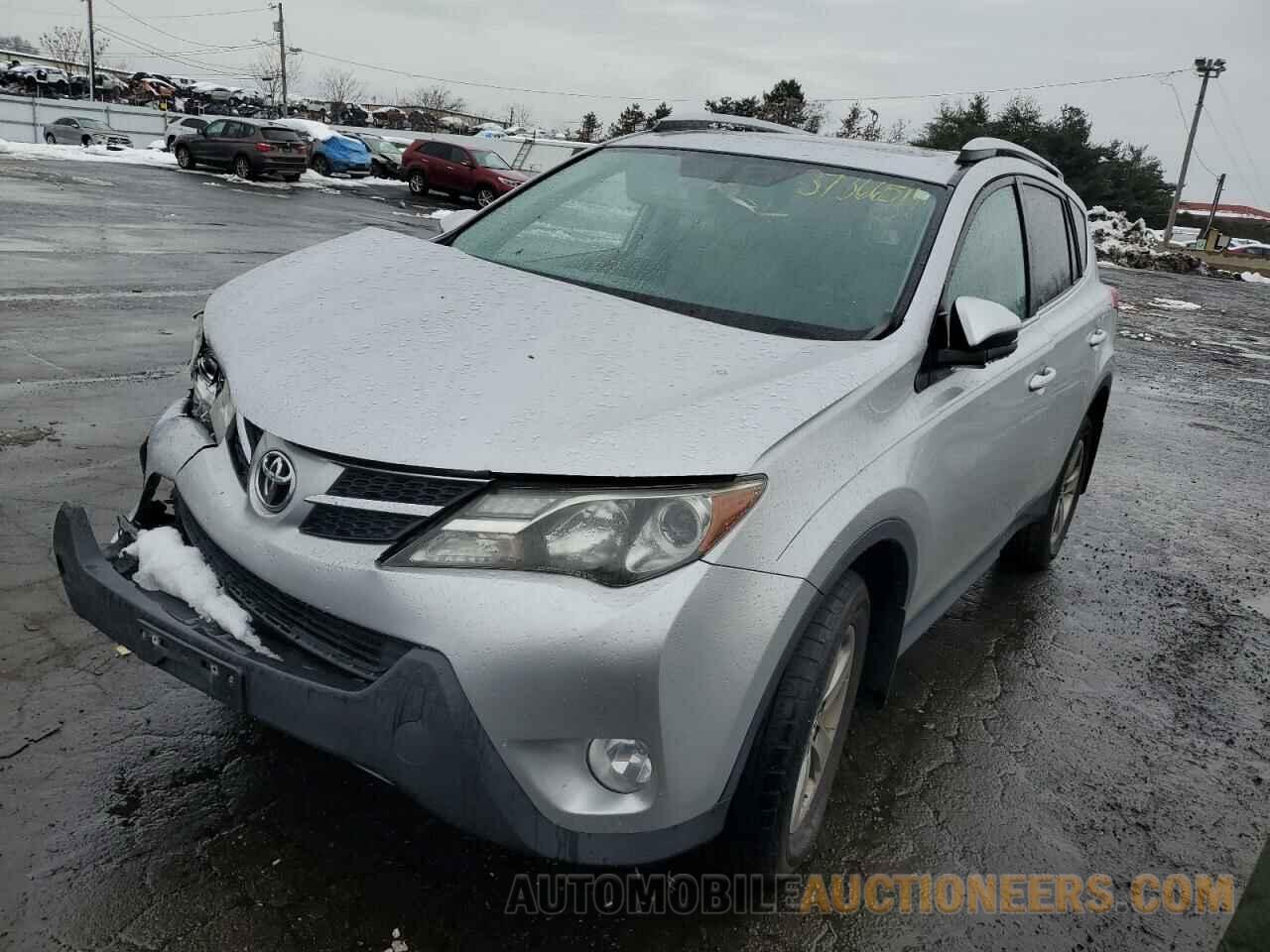 2T3RFREV2FW338258 TOYOTA RAV4 2015