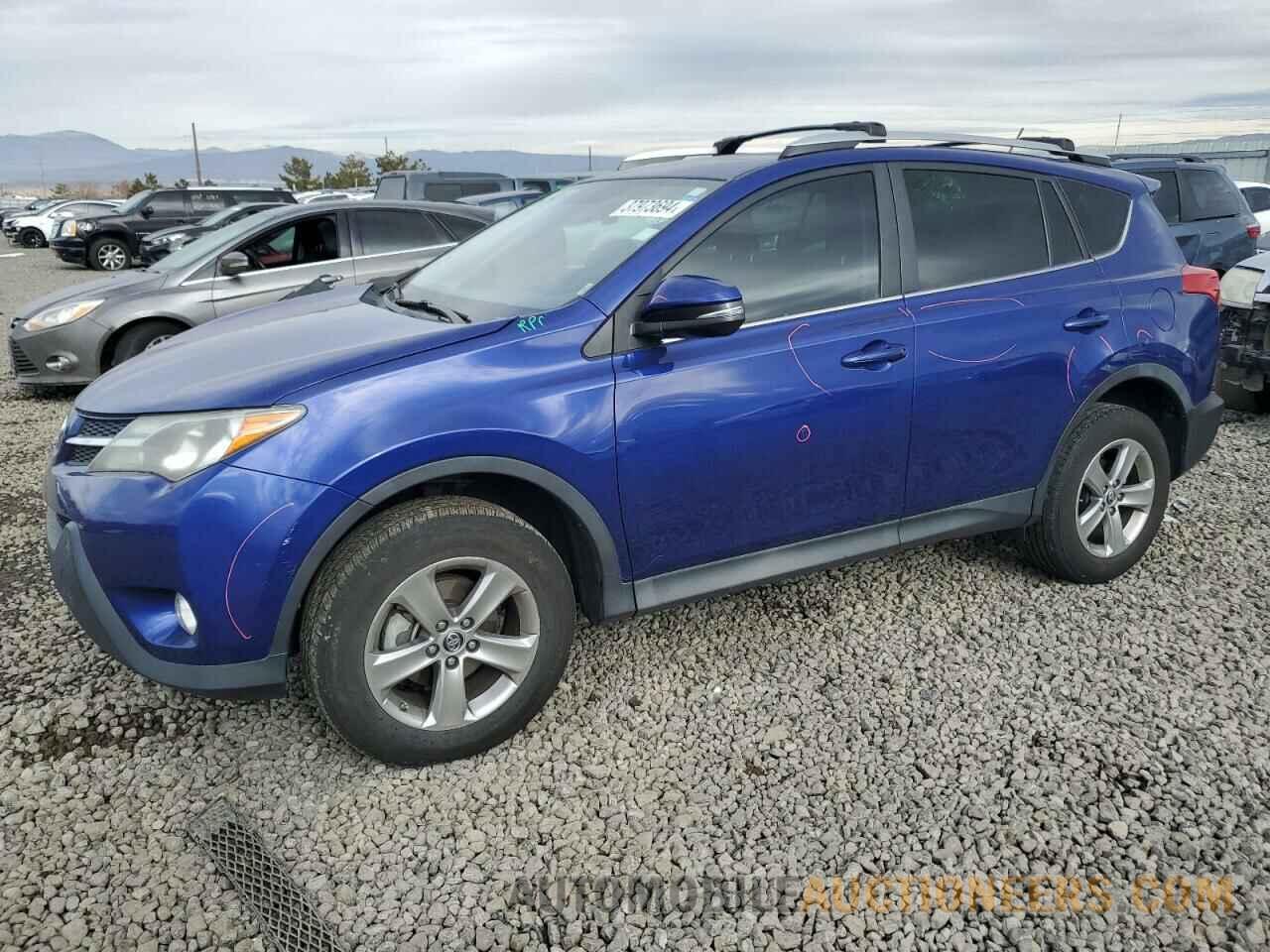 2T3RFREV2FW379943 TOYOTA RAV4 2015