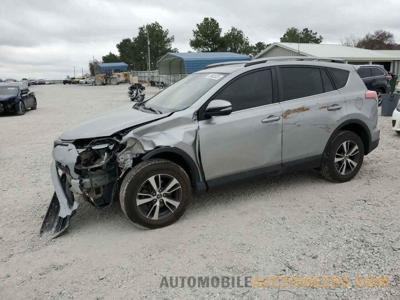 2T3RFREV2JW724462 TOYOTA RAV4 2018