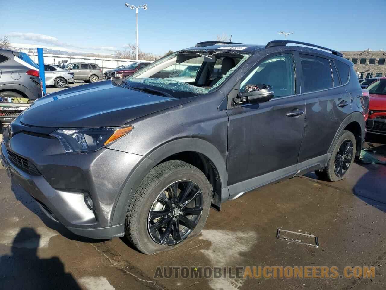 2T3RFREV2JW725790 TOYOTA RAV4 2018