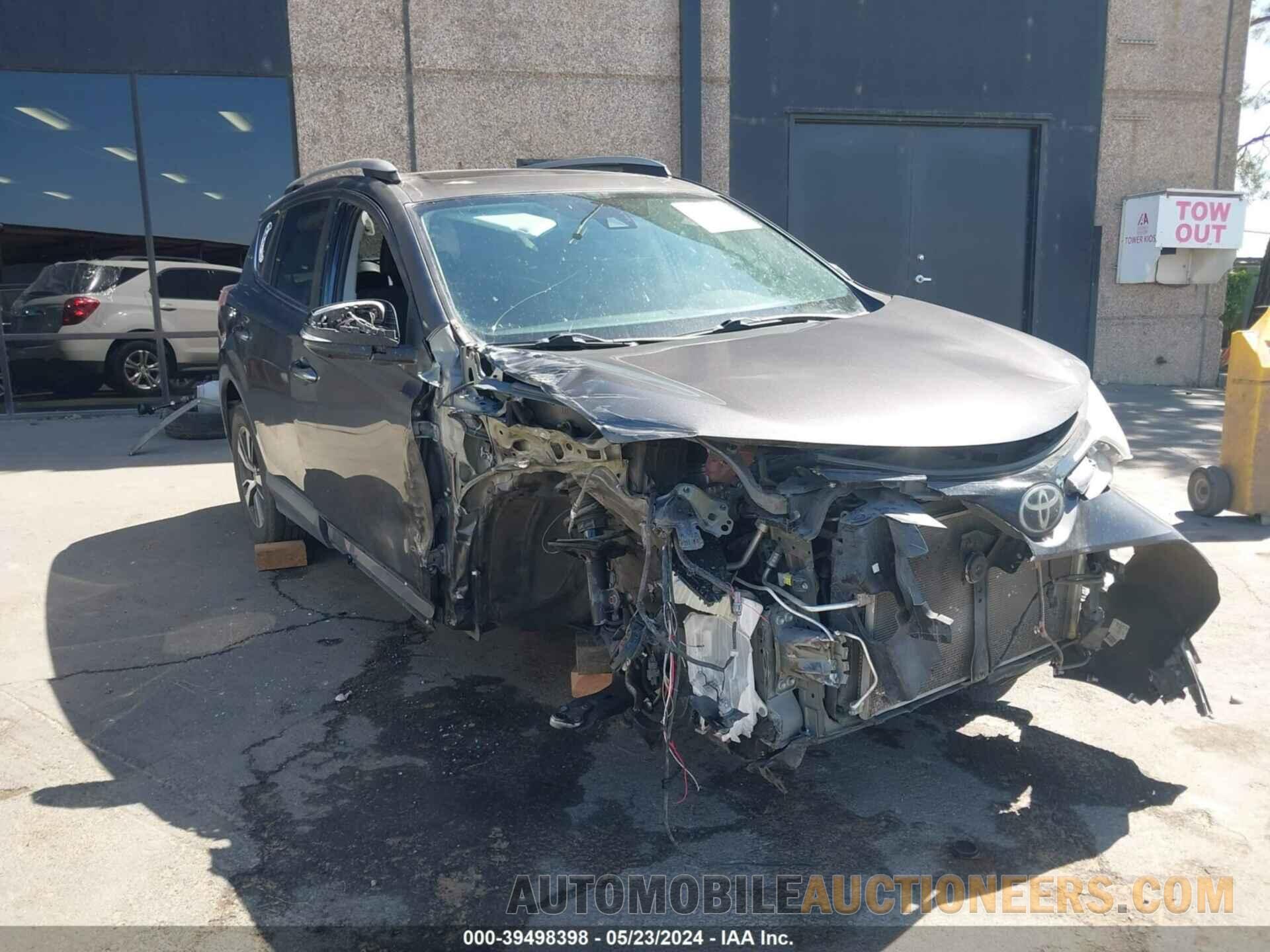 2T3RFREV2JW807762 TOYOTA RAV4 2018