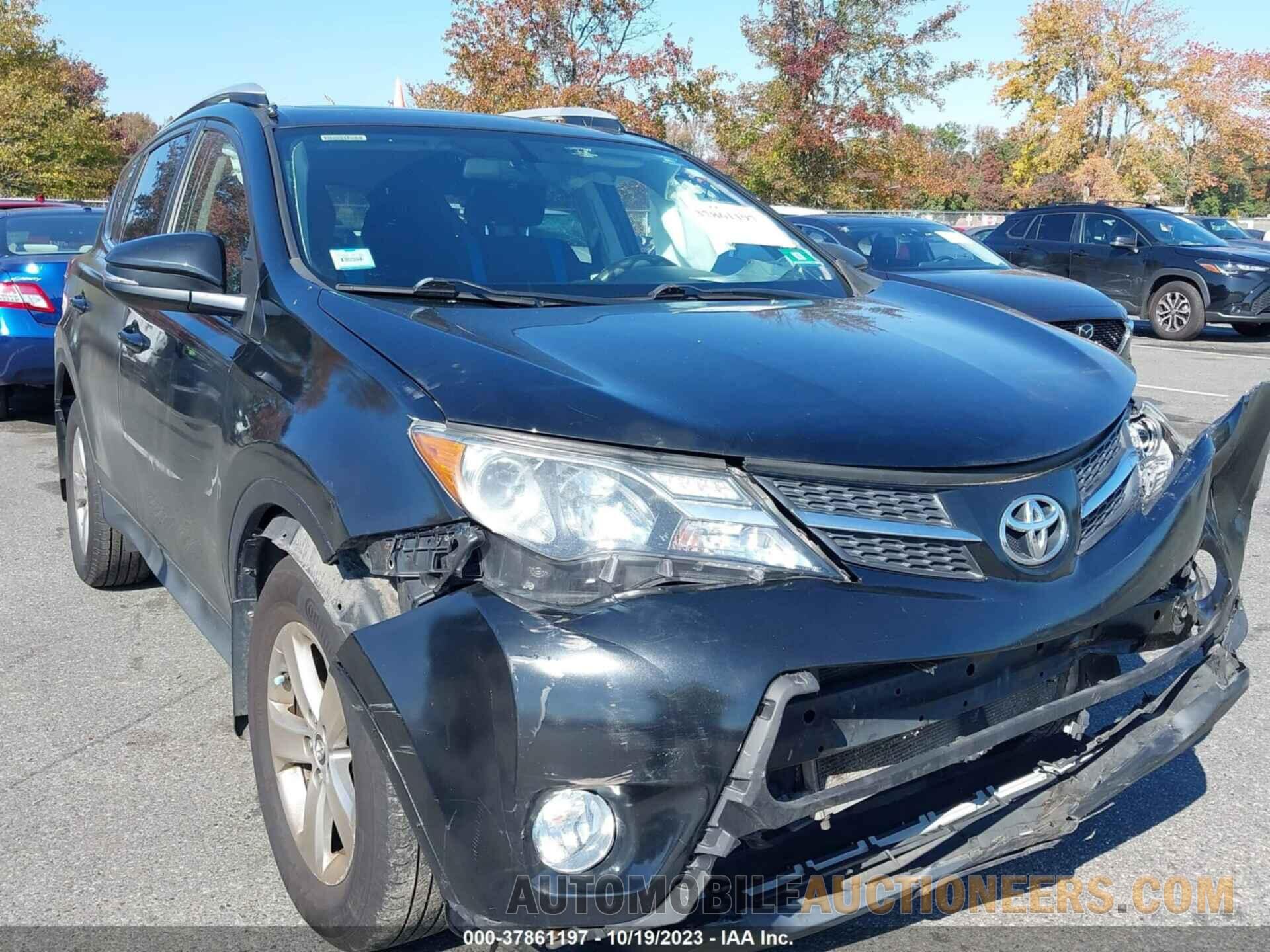 2T3RFREV3FW232661 TOYOTA RAV4 2015