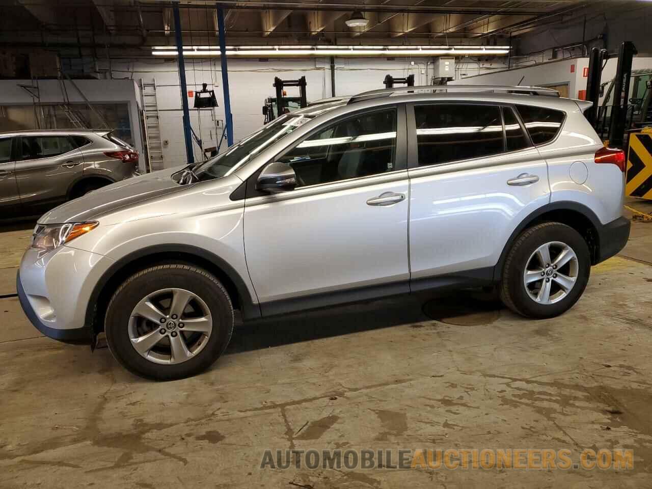 2T3RFREV3FW263473 TOYOTA RAV4 2015