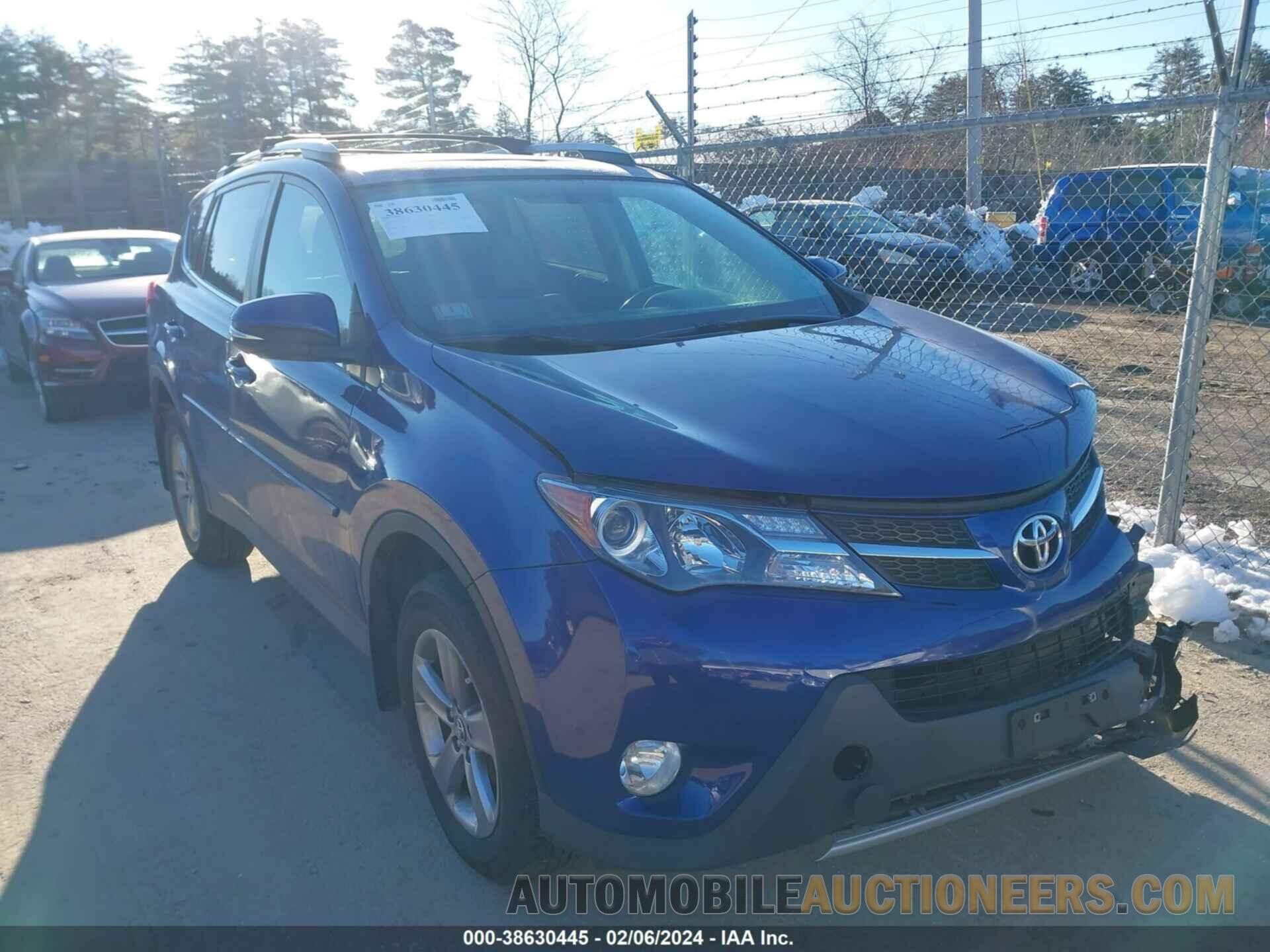 2T3RFREV3FW272156 TOYOTA RAV4 2015