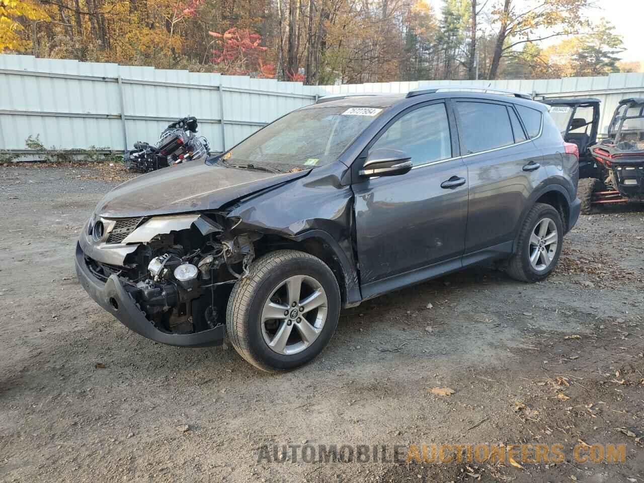 2T3RFREV3FW324465 TOYOTA RAV4 2015