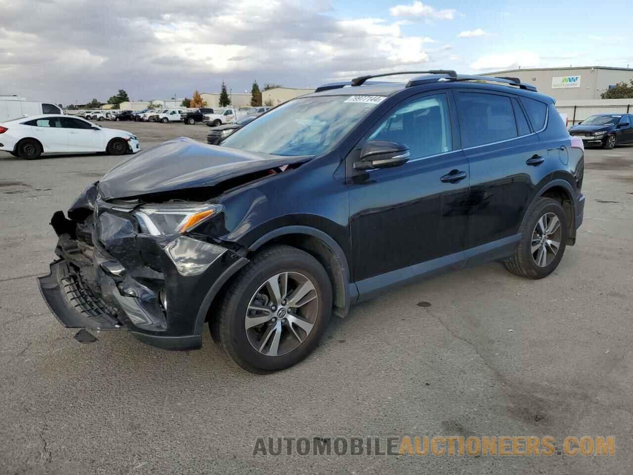 2T3RFREV3HW676948 TOYOTA RAV4 2017