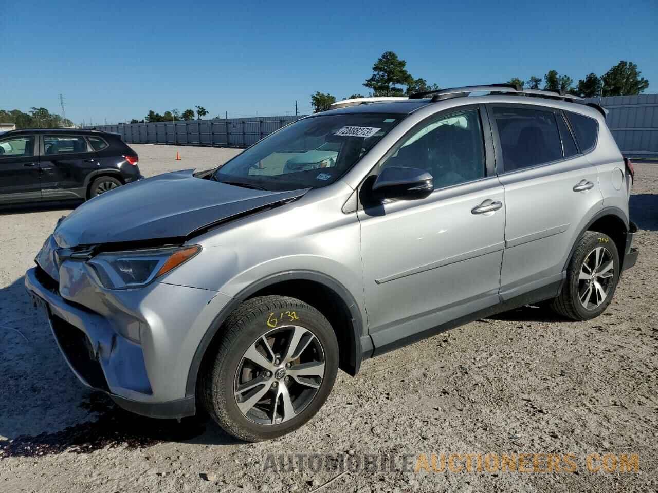 2T3RFREV3HW689392 TOYOTA RAV4 2017