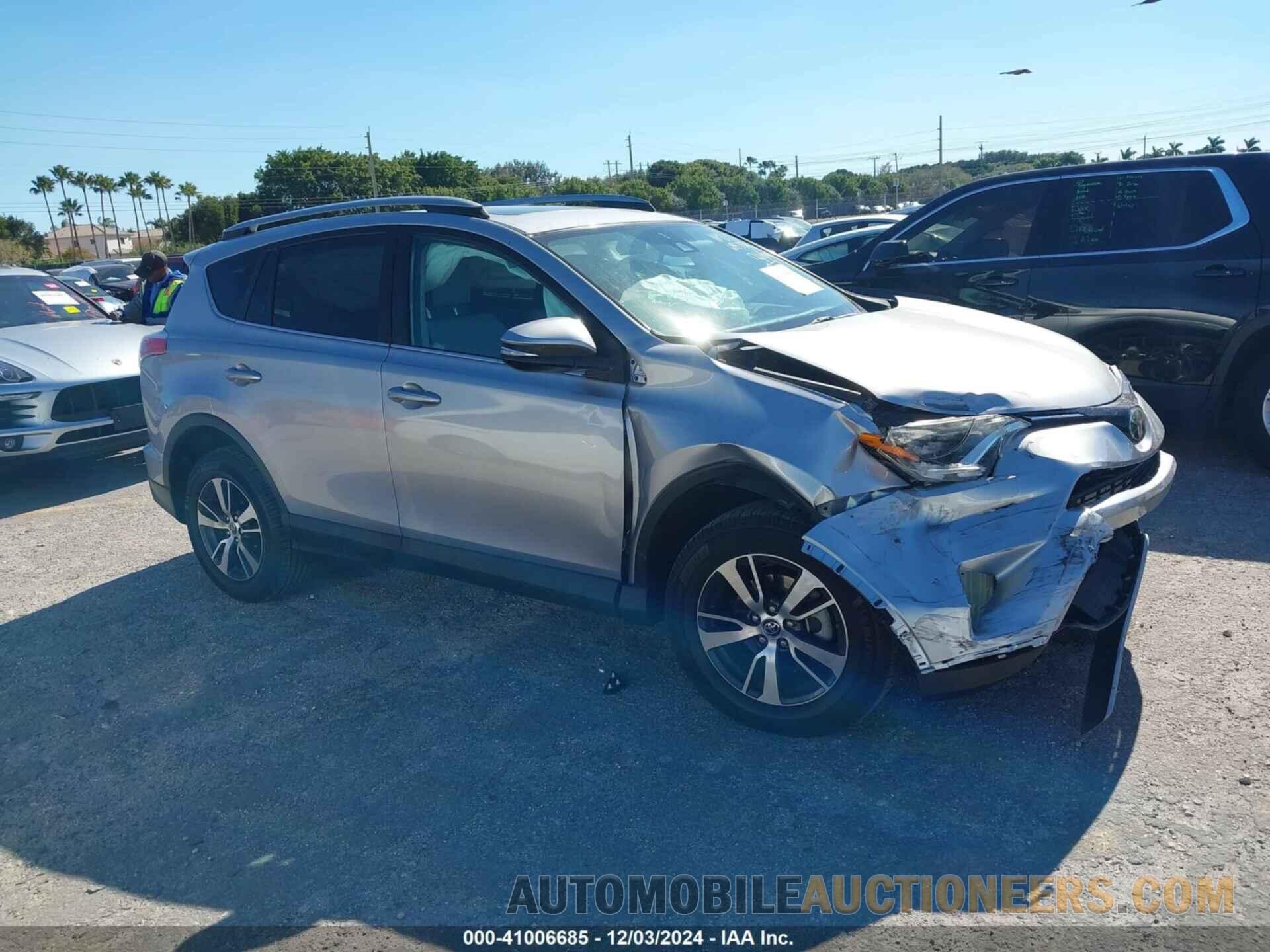 2T3RFREV3HW695774 TOYOTA RAV4 2017