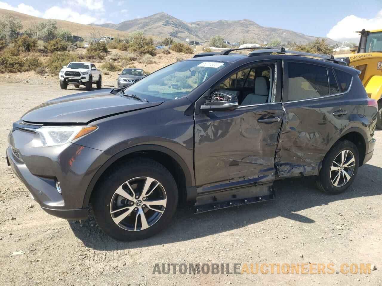 2T3RFREV3JW725863 TOYOTA RAV4 2018