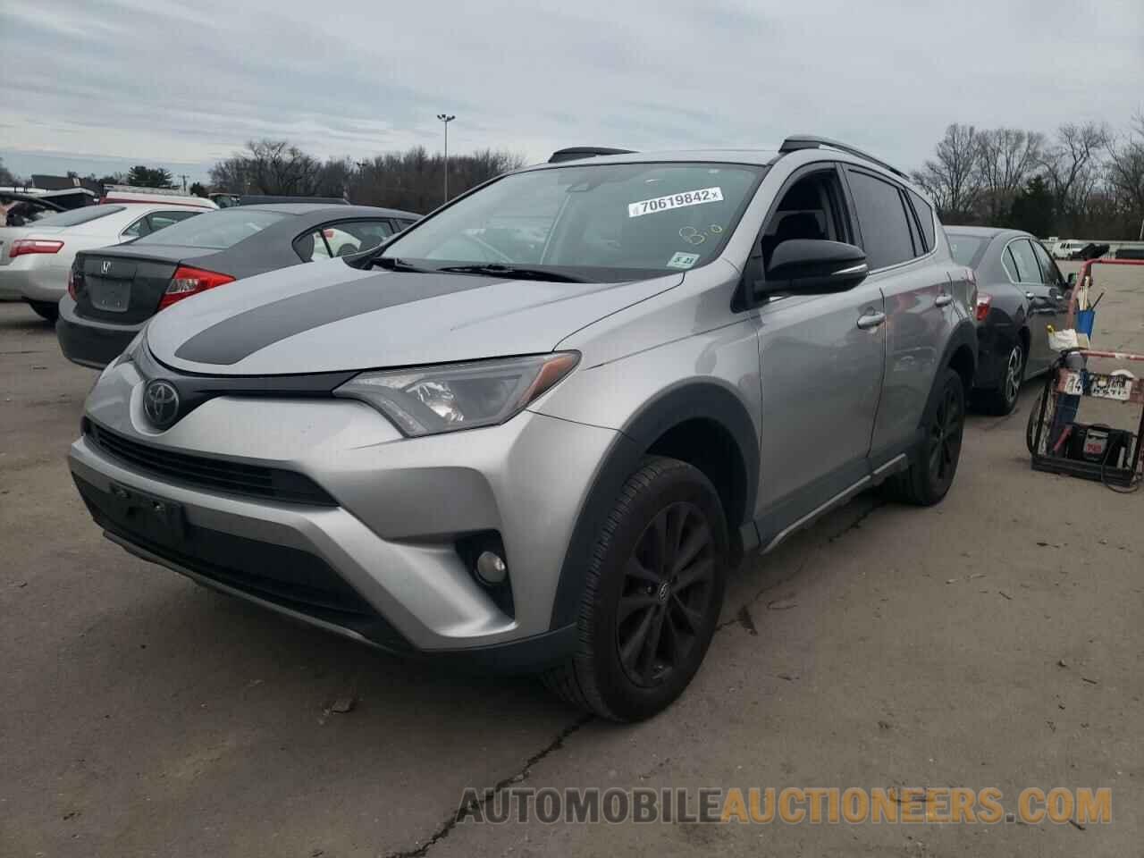 2T3RFREV3JW794021 TOYOTA RAV4 2018