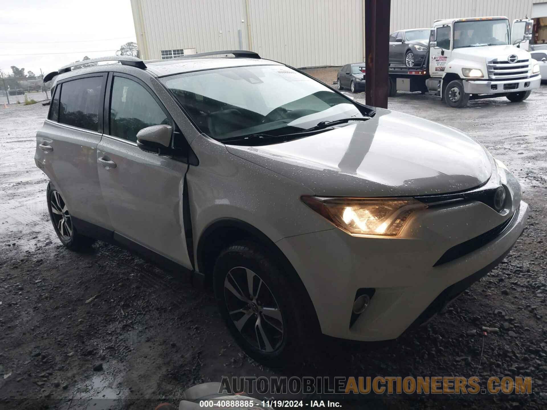 2T3RFREV3JW848806 TOYOTA RAV4 2018