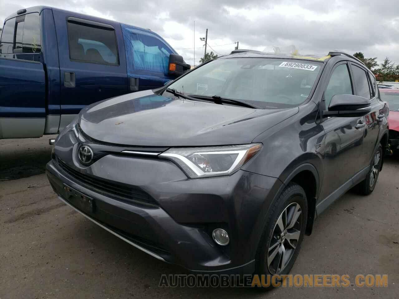 2T3RFREV4JW745443 TOYOTA RAV4 2018