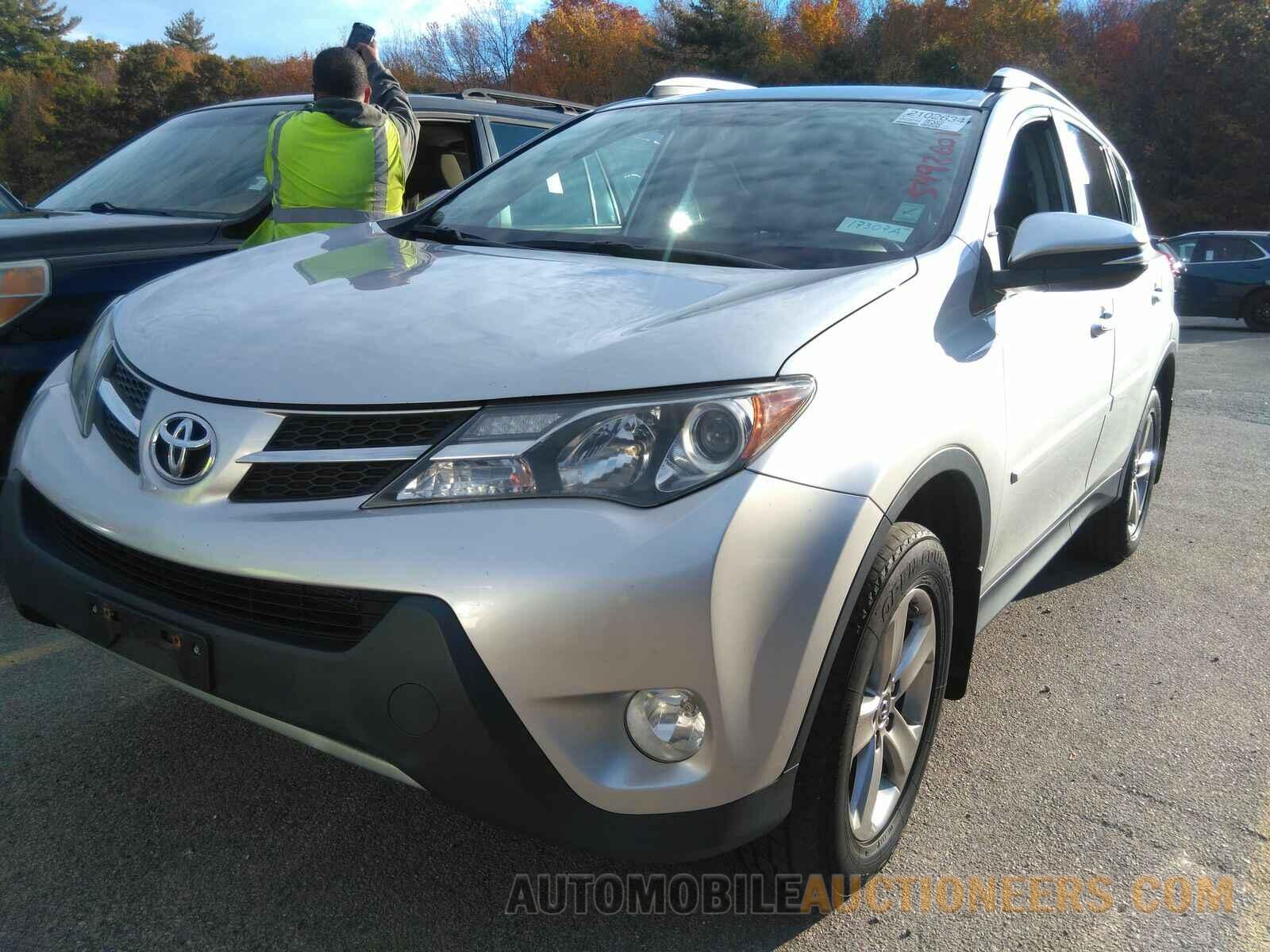 2T3RFREV5FW402714 Toyota RAV4 2015