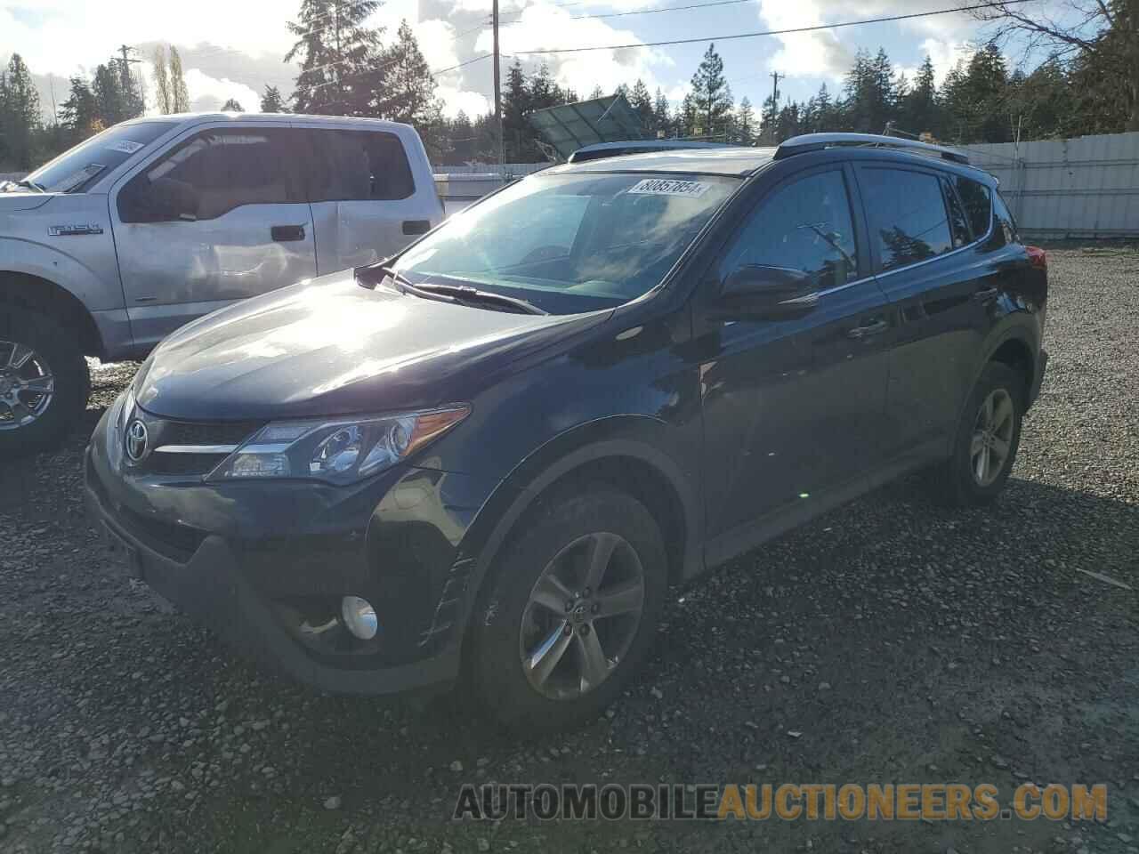 2T3RFREV5FW405256 TOYOTA RAV4 2015