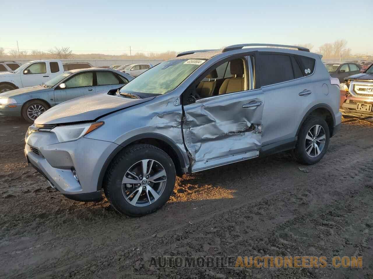 2T3RFREV5HW695405 TOYOTA RAV4 2017