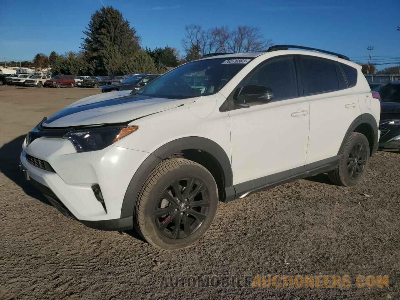 2T3RFREV5JW780685 TOYOTA RAV4 2018