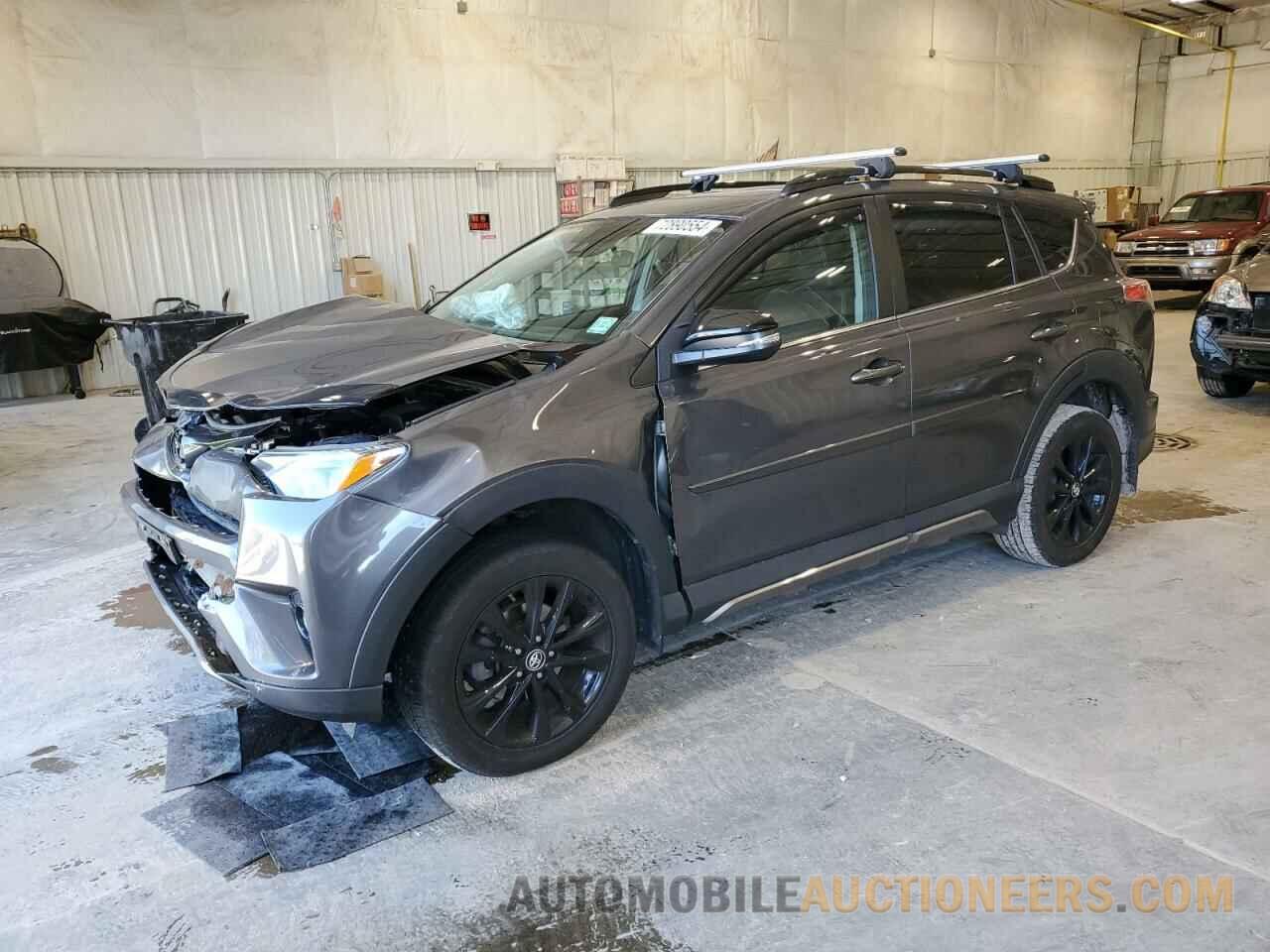 2T3RFREV5JW819064 TOYOTA RAV4 2018