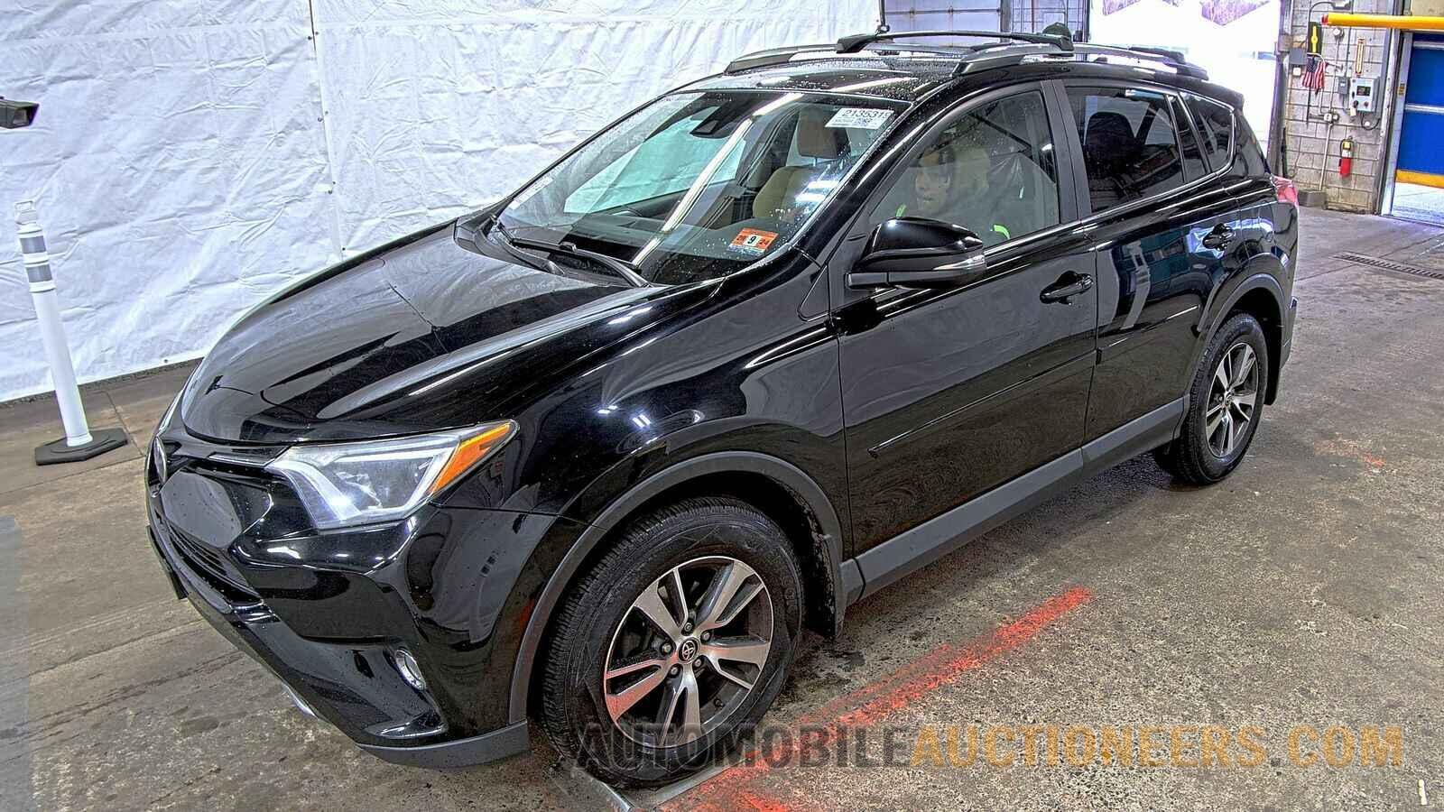 2T3RFREV6HW650098 Toyota RAV4 2017