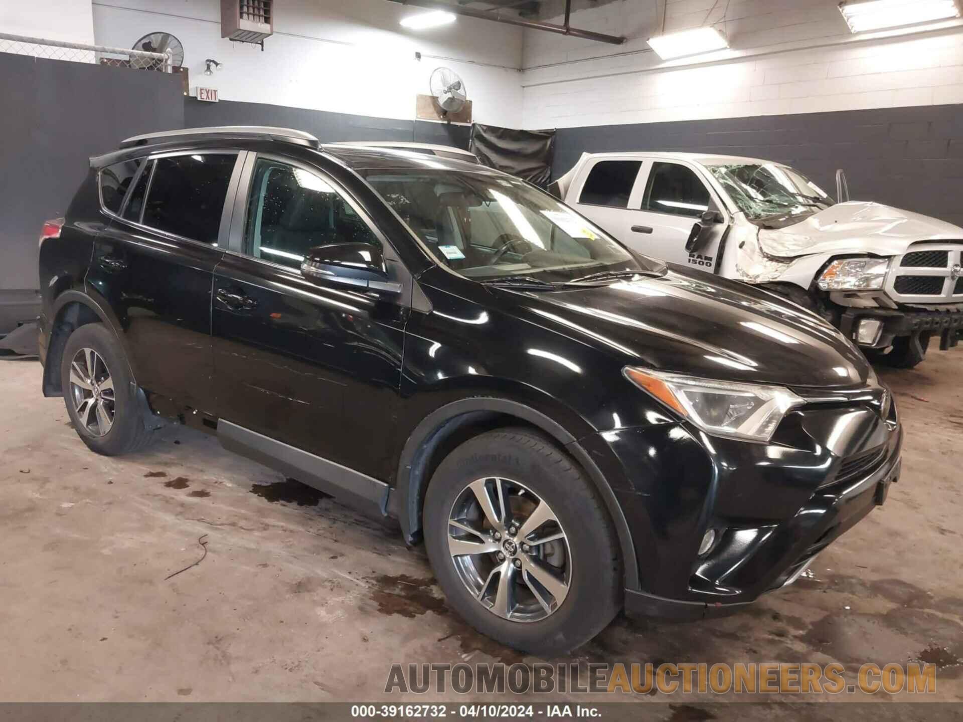 2T3RFREV6JW722651 TOYOTA RAV4 2018