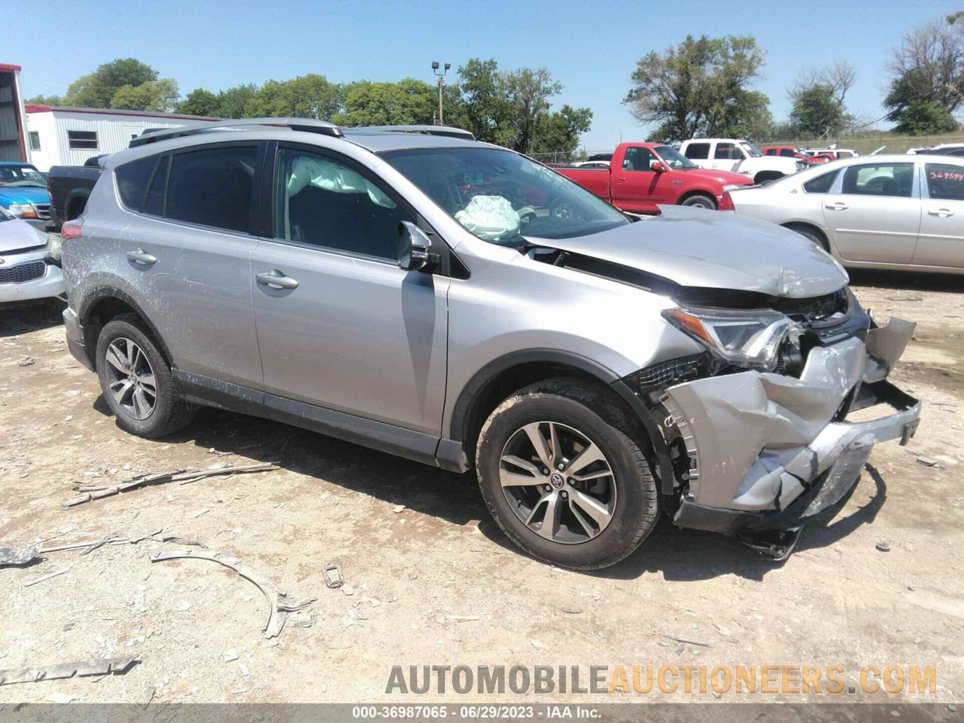 2T3RFREV6JW745332 TOYOTA RAV4 2018