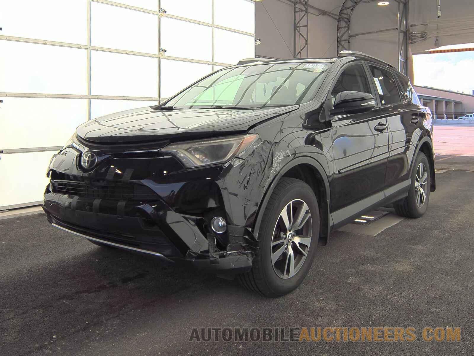 2T3RFREV6JW780176 Toyota RAV4 2018