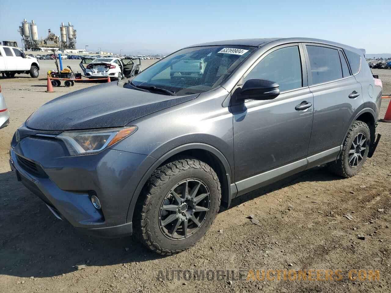 2T3RFREV6JW823821 TOYOTA RAV4 2018