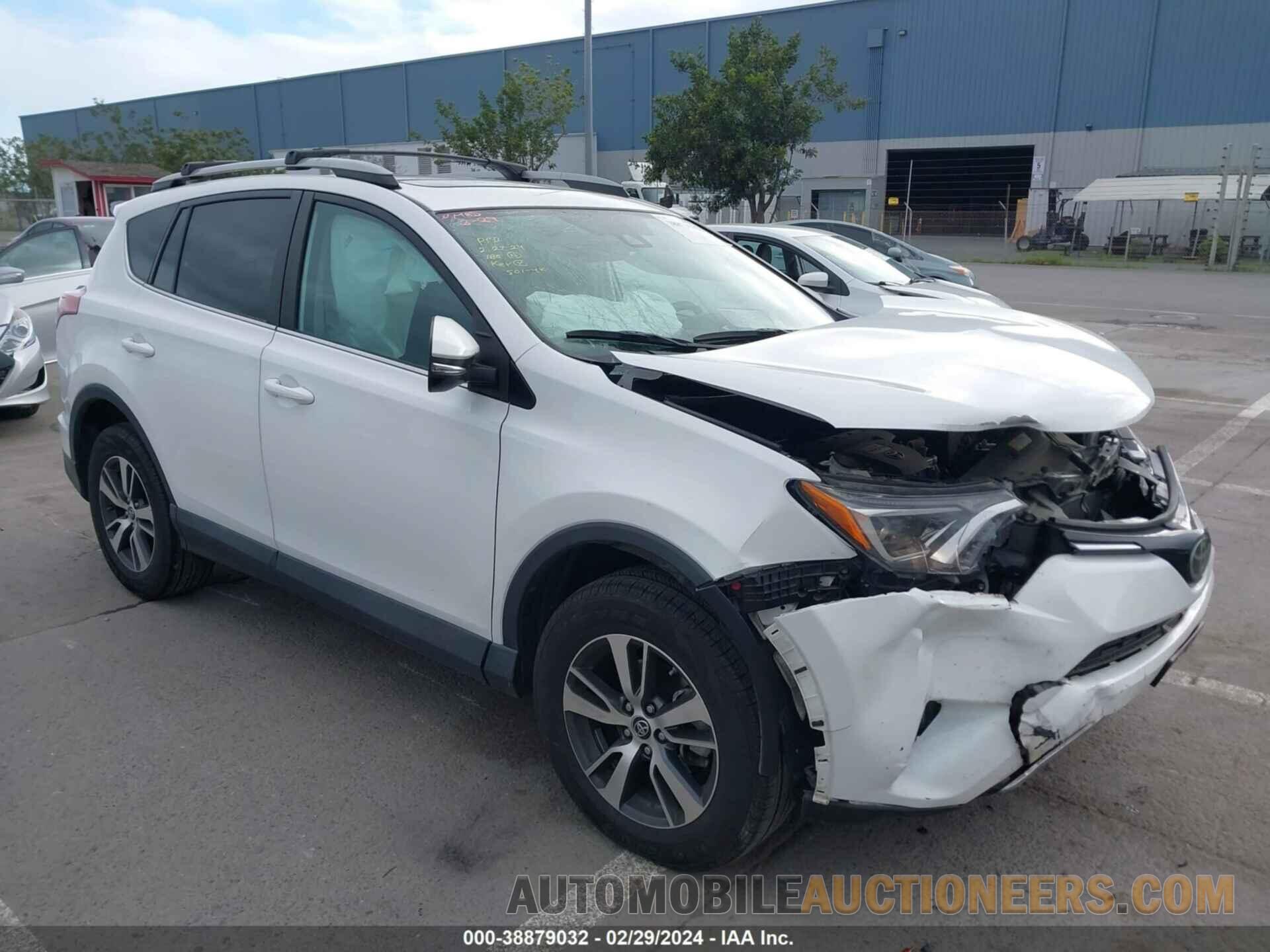 2T3RFREV7HW565075 TOYOTA RAV4 2017