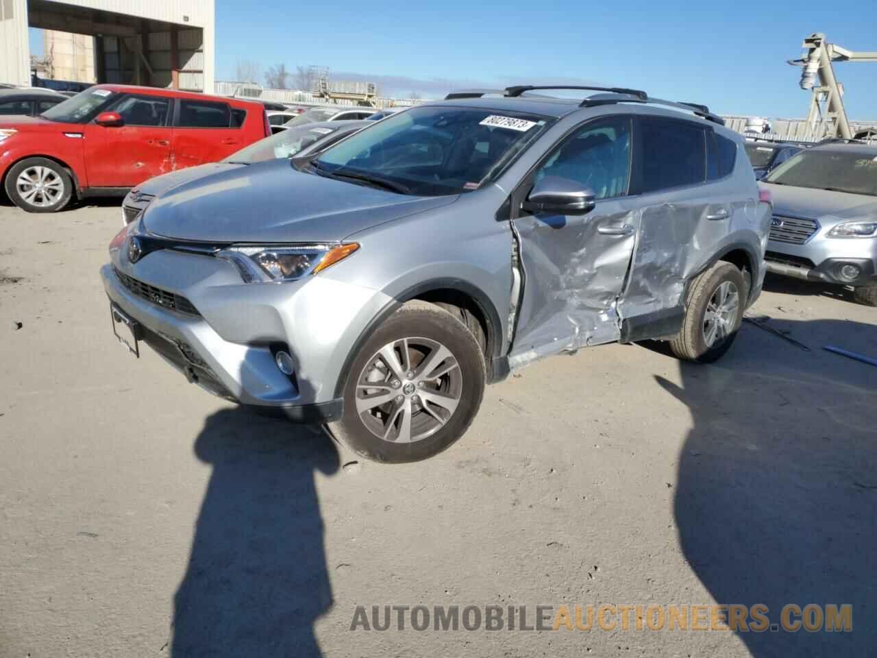 2T3RFREV7HW568879 TOYOTA RAV4 2017