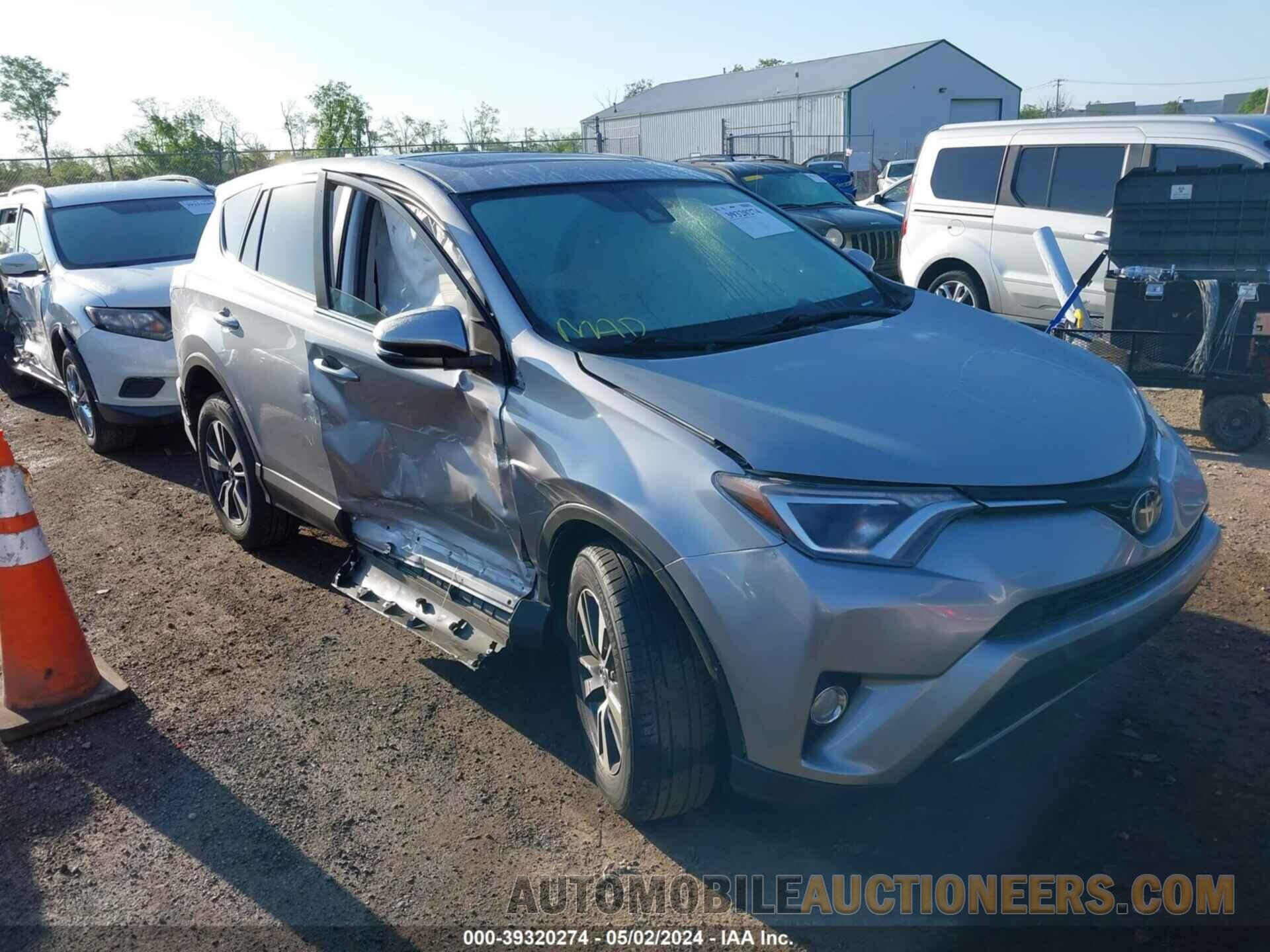 2T3RFREV7JW749633 TOYOTA RAV4 2018