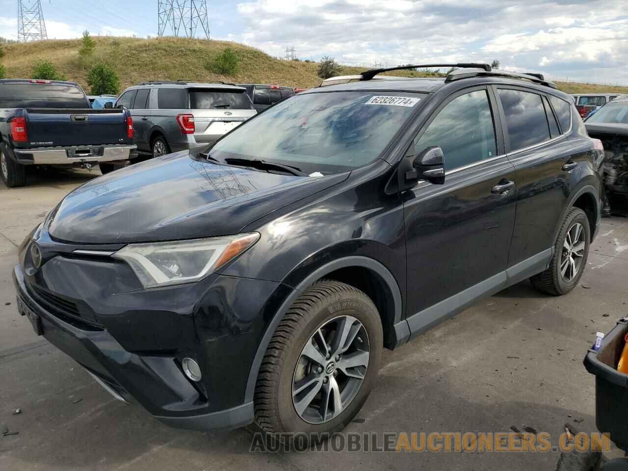 2T3RFREV7JW827196 TOYOTA RAV4 2018