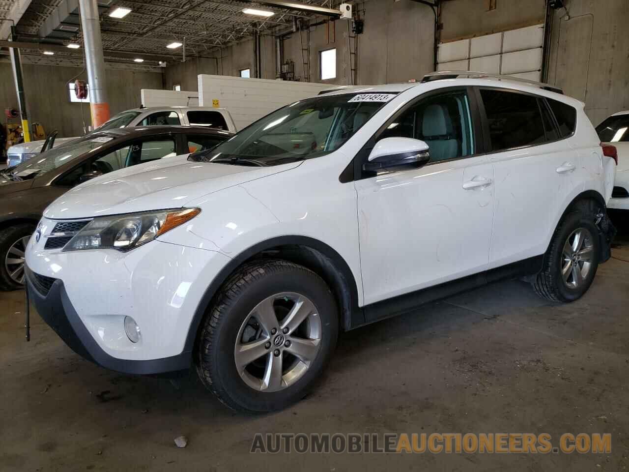 2T3RFREV8FW268121 TOYOTA RAV4 2015