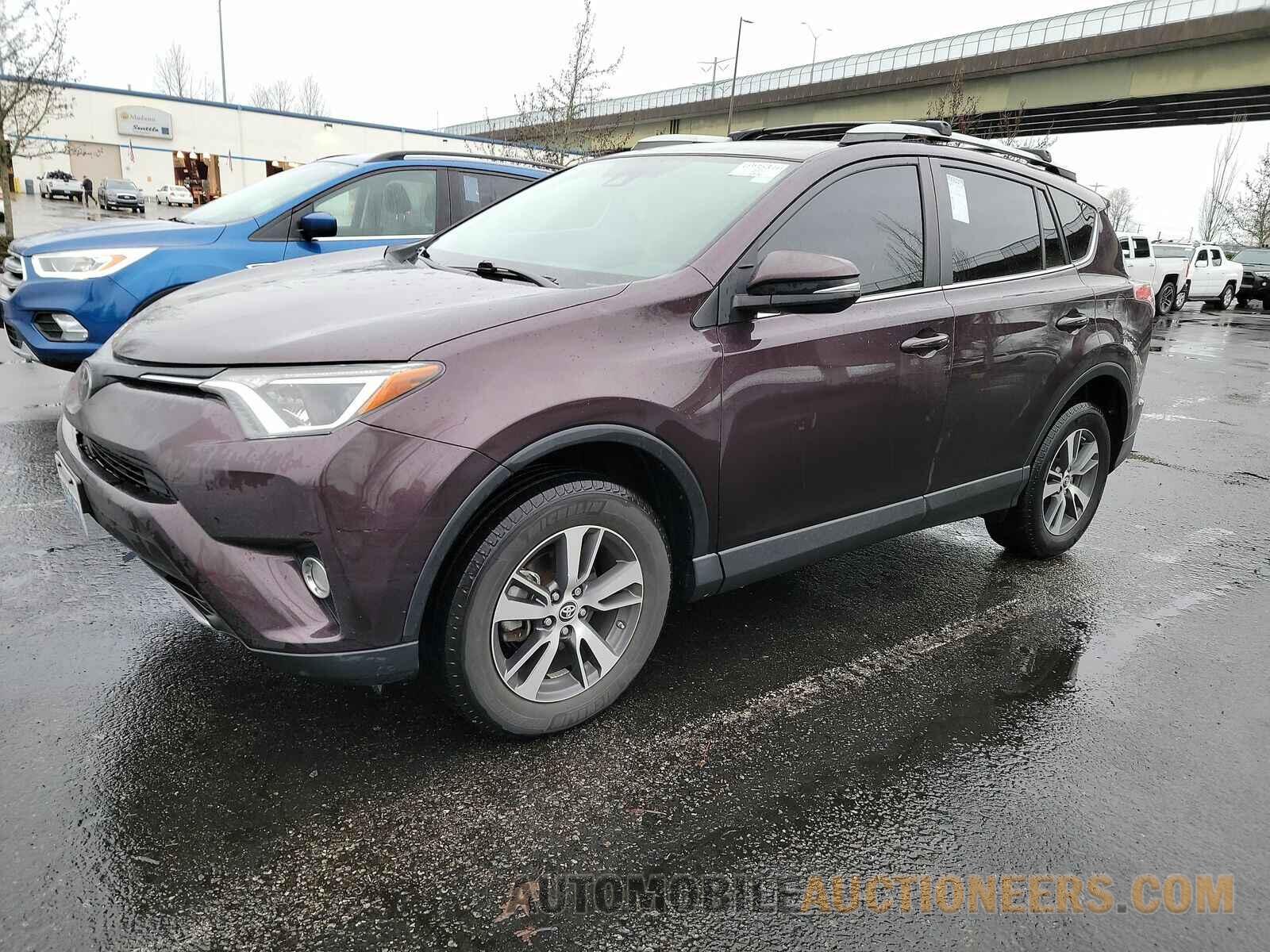 2T3RFREV8HW607382 Toyota RAV4 2017