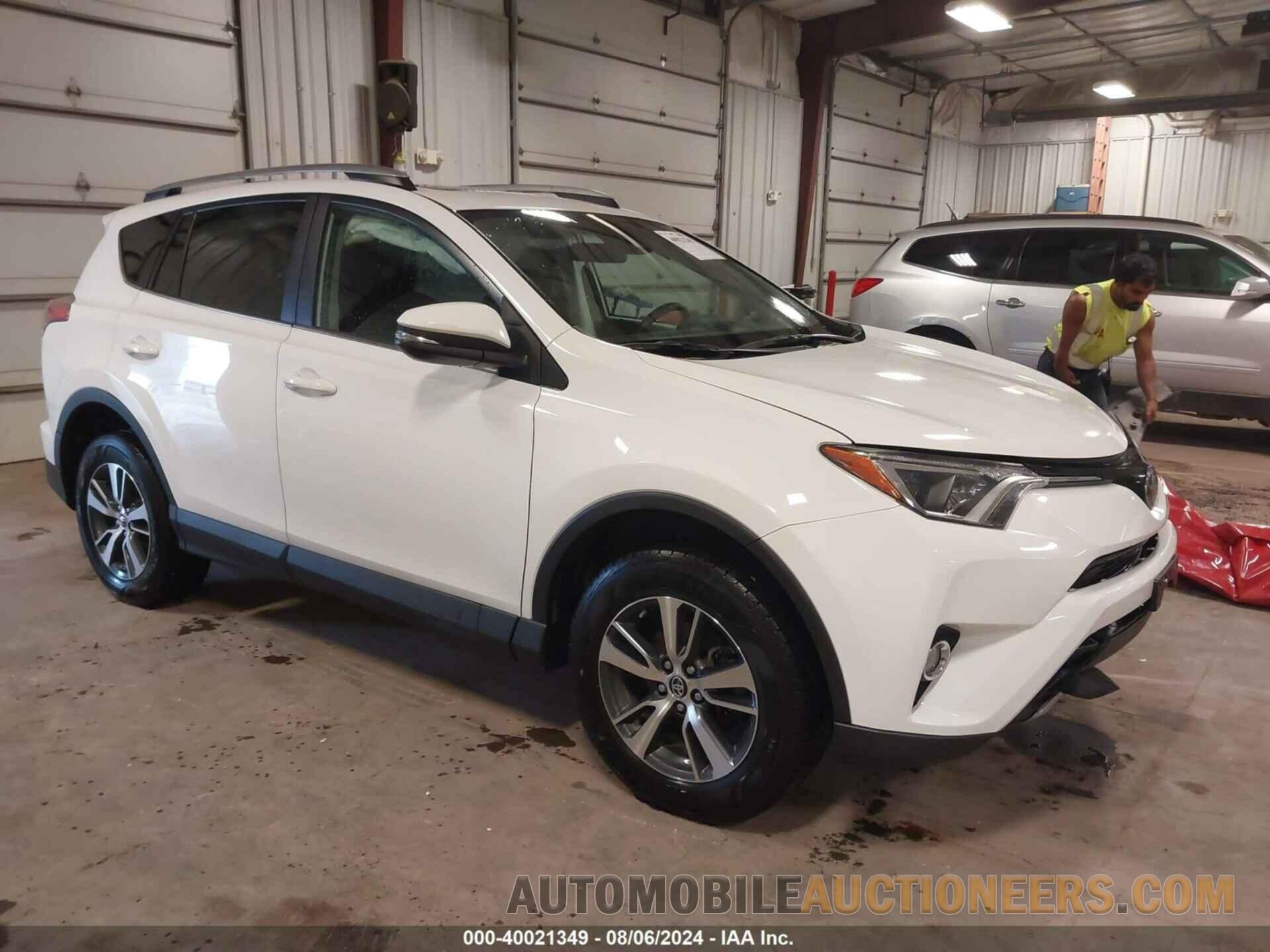 2T3RFREV8HW632119 TOYOTA RAV4 2017