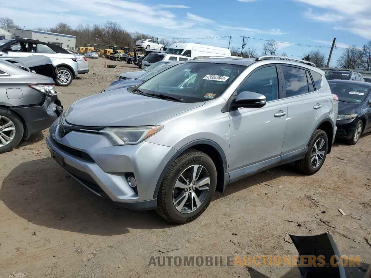 2T3RFREV8HW633240 TOYOTA RAV4 2017