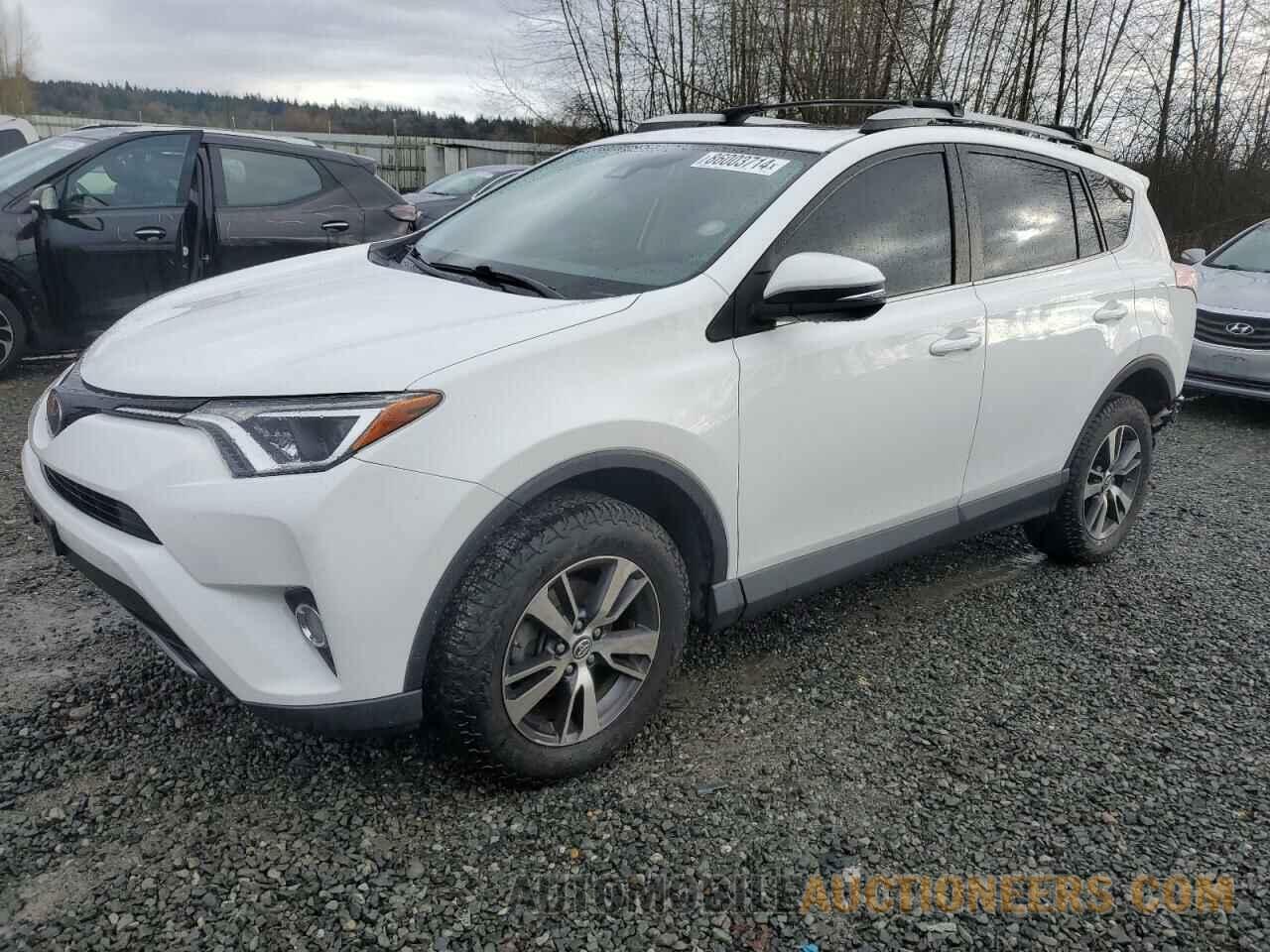 2T3RFREV8HW672992 TOYOTA RAV4 2017