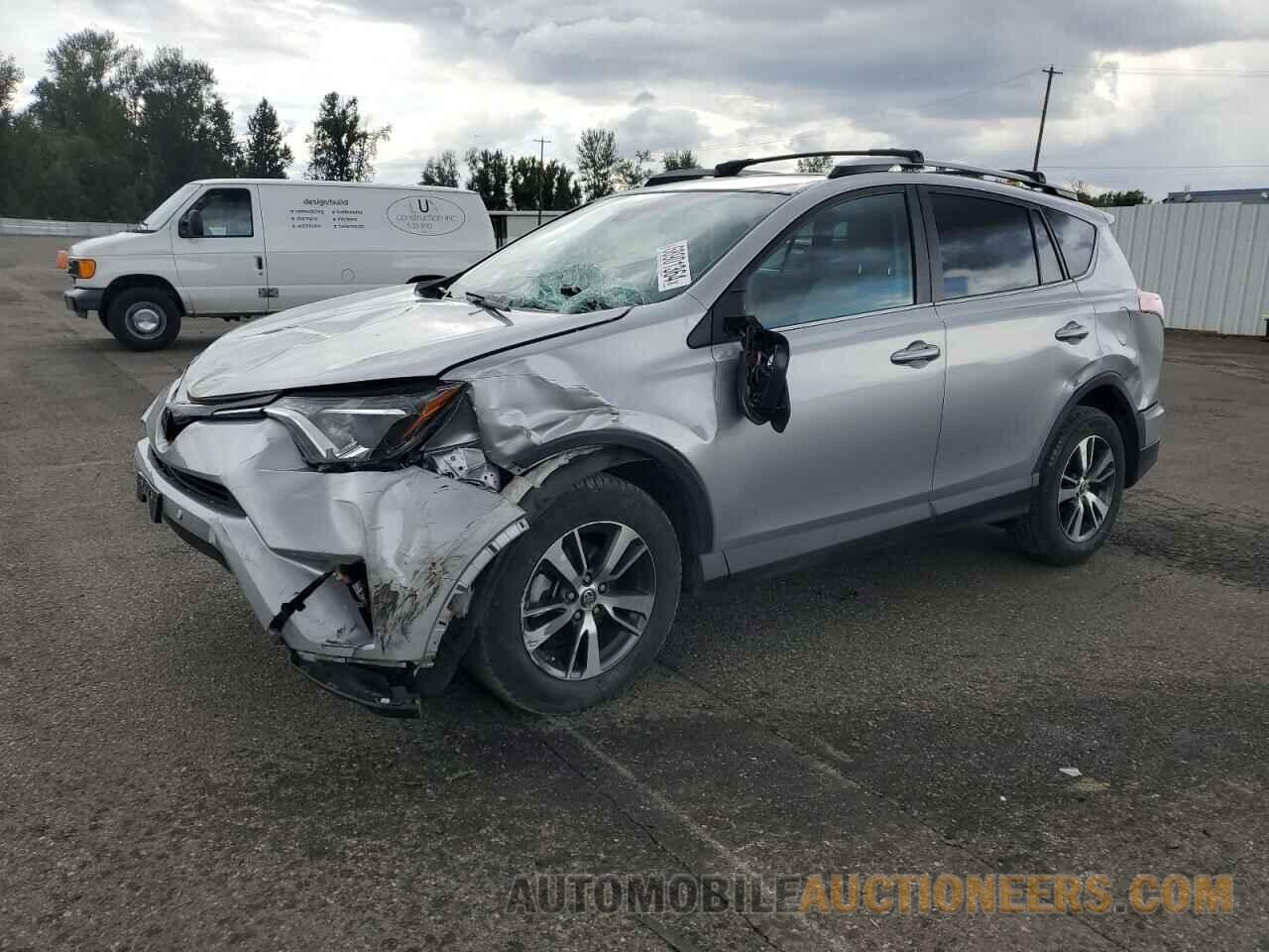 2T3RFREV8HW677058 TOYOTA RAV4 2017