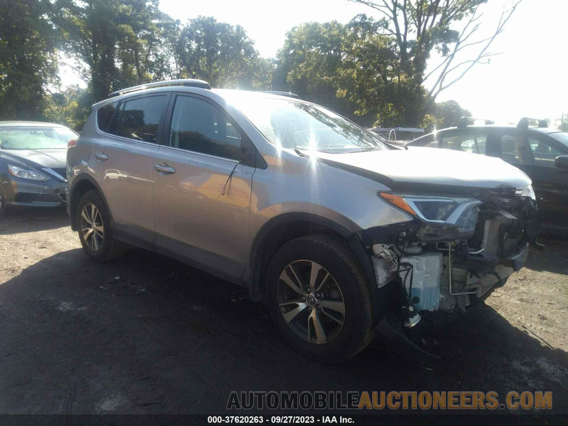 2T3RFREV8JW780275 TOYOTA RAV4 2018