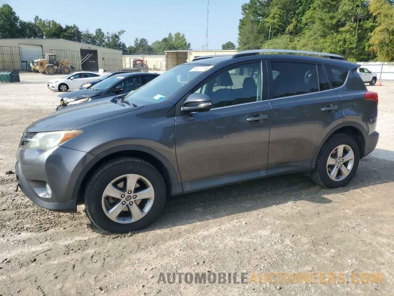 2T3RFREV9FW255779 TOYOTA RAV4 2015