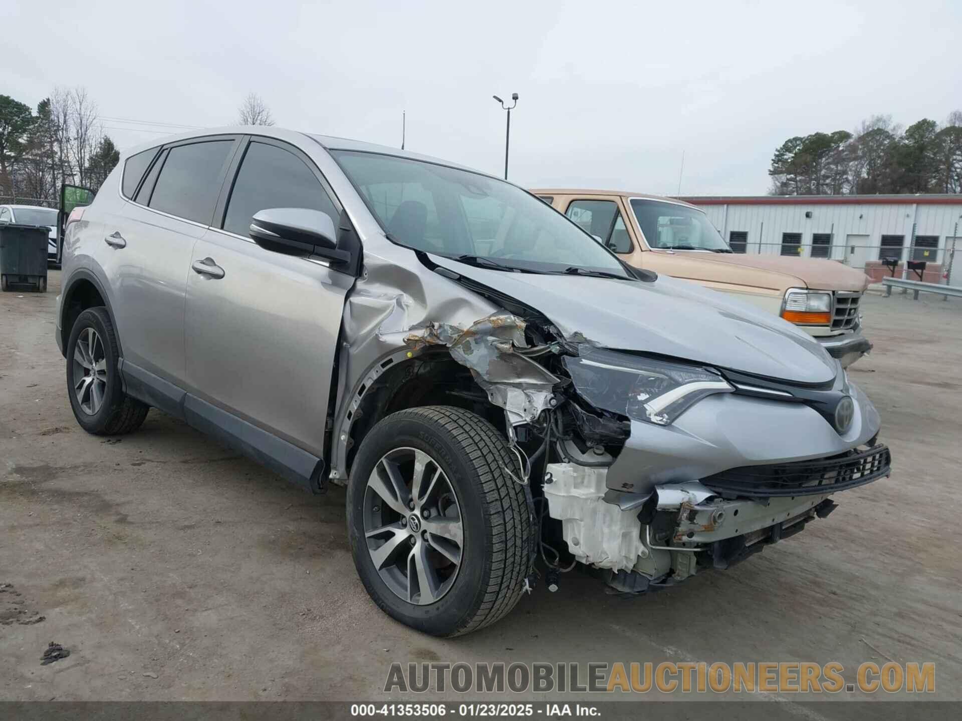 2T3RFREV9JW704760 TOYOTA RAV4 2018